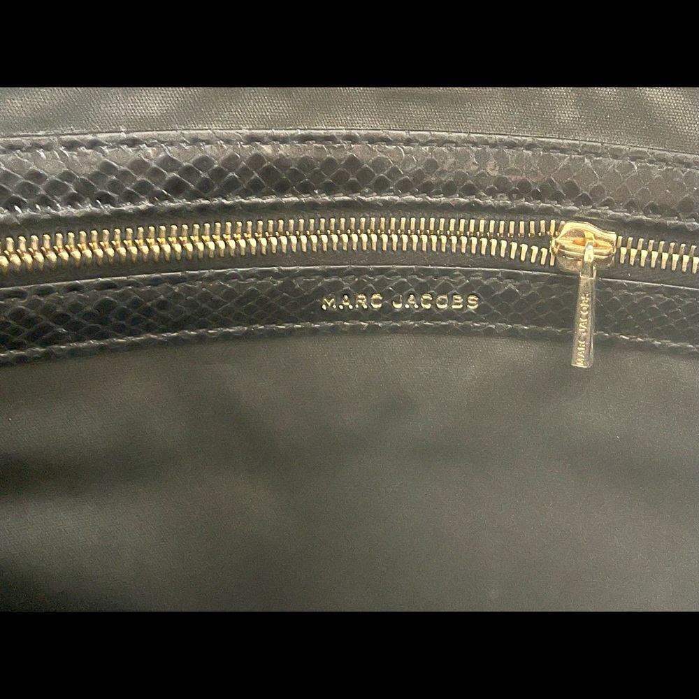 Authentic Marc Jacobs Python Embossed Gold Studs … - image 3